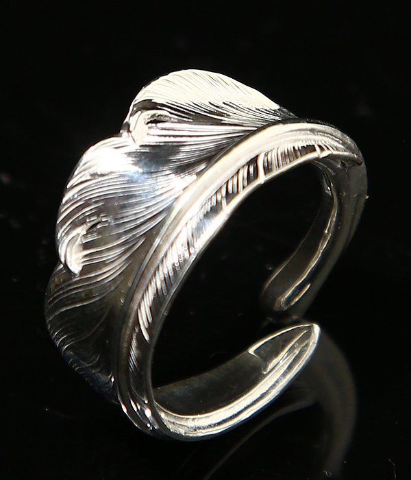 LARRY SMITH NATABANE FEATHER RING