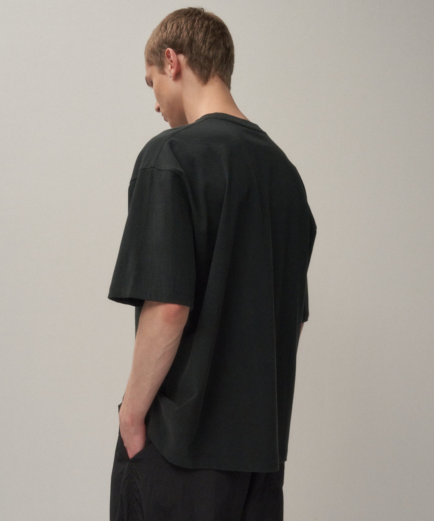 ATON AGING FRESCA PLATE LOOSE FIT T-SHIRT