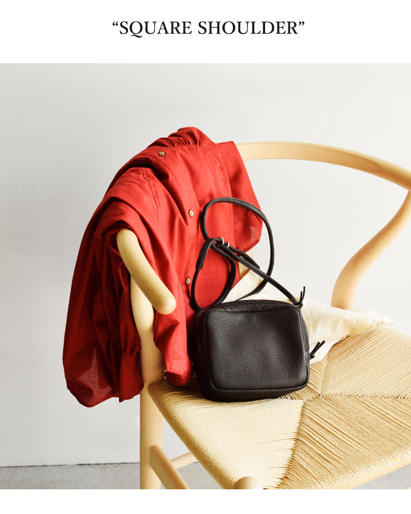 Aeta SQUARE SHOULDER