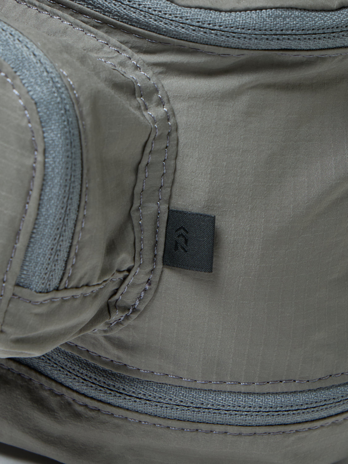 DAIWA PIER39 TECH TRAVEL EXPAND FANNY BAG