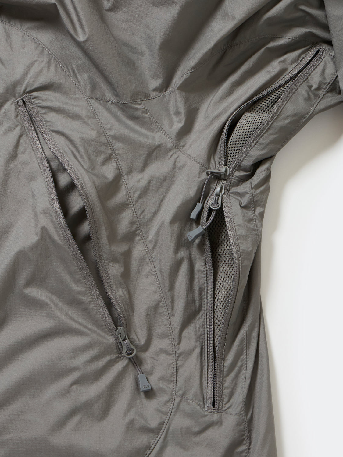 DAIWA PIER39 TECH WIND SHELL JACKET