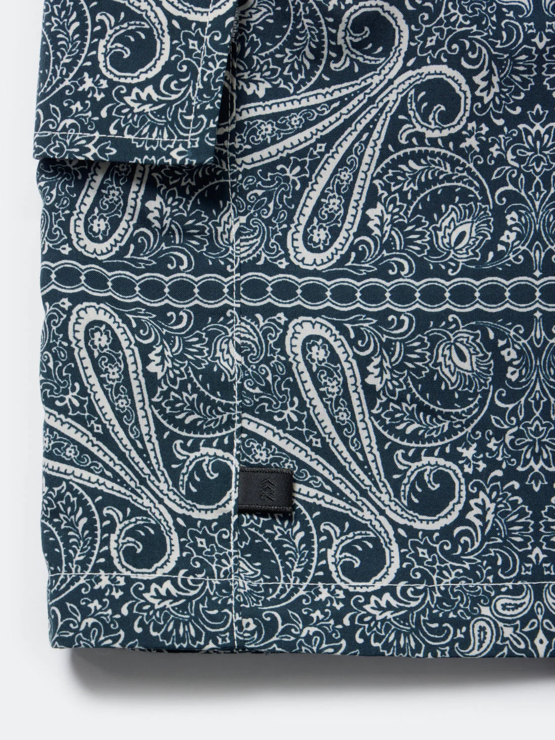 DAIWA PIER39 TECH OVER VEST PAISLEY