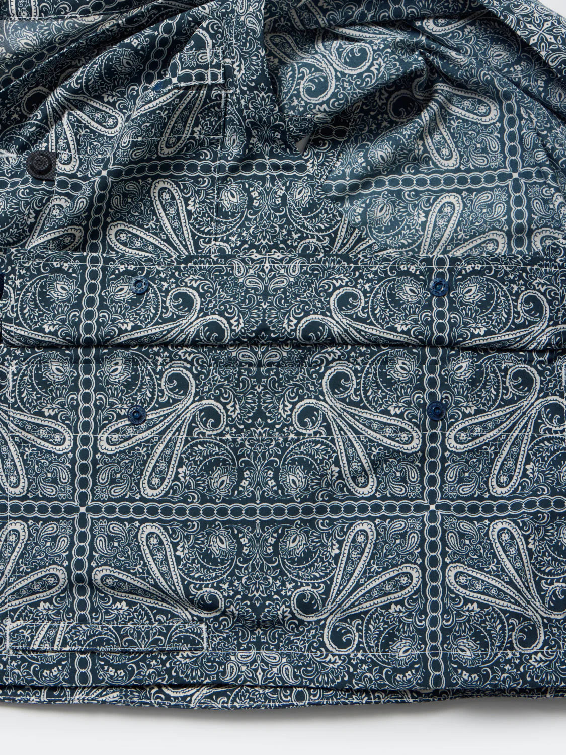 DAIWA PIER39 TECH OVER VEST PAISLEY
