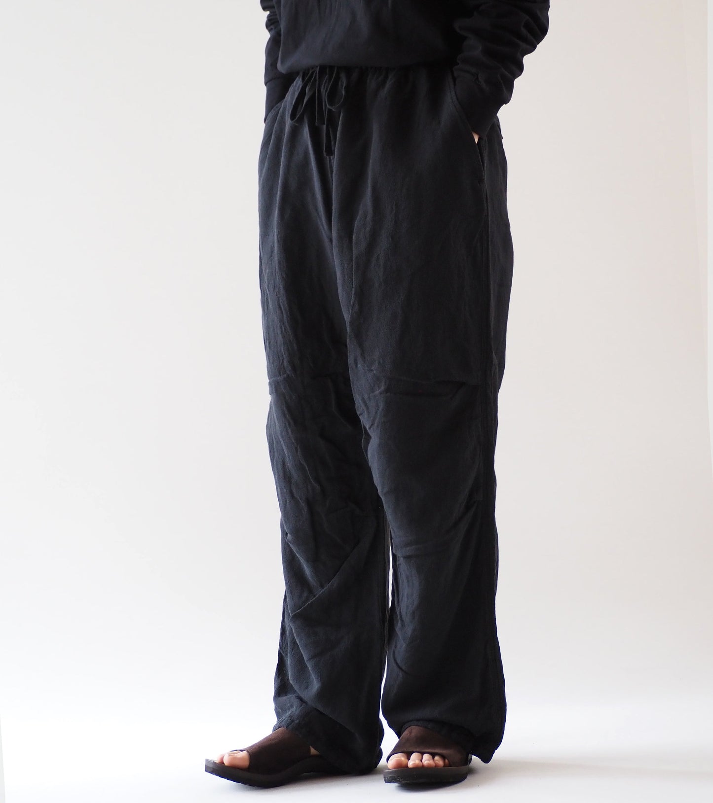 COMOLI Faded Black Knee Tuck Pants