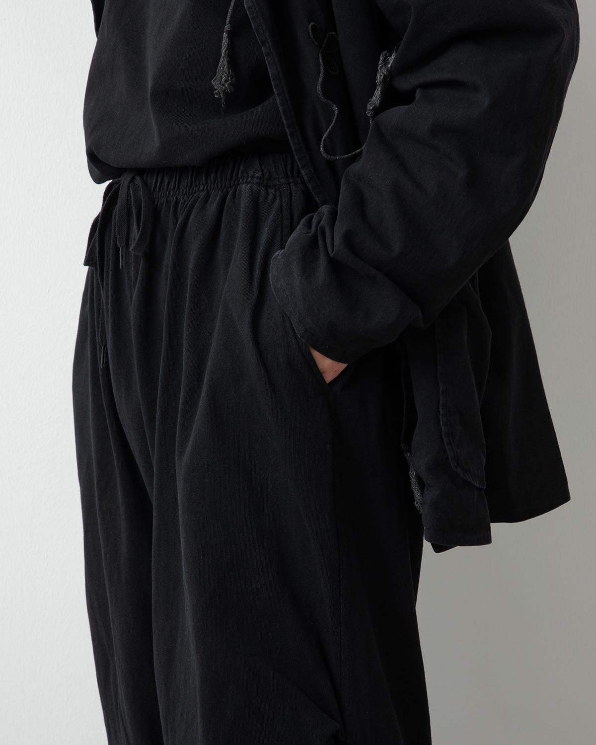 COMOLI Cotton Jersey Knee-Tuck Pants