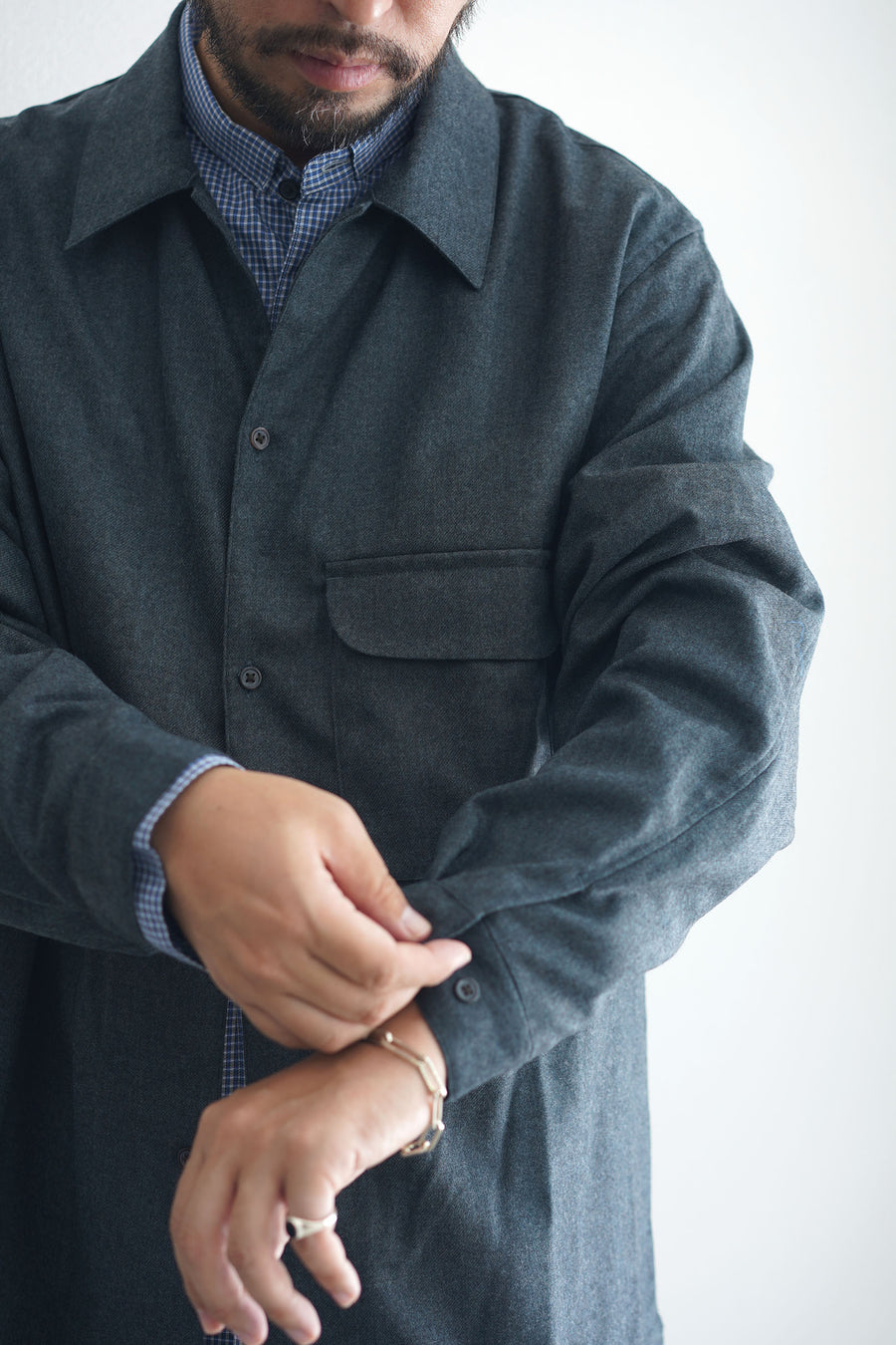 STILL BY HAND Flat Bottom Wool Shirt