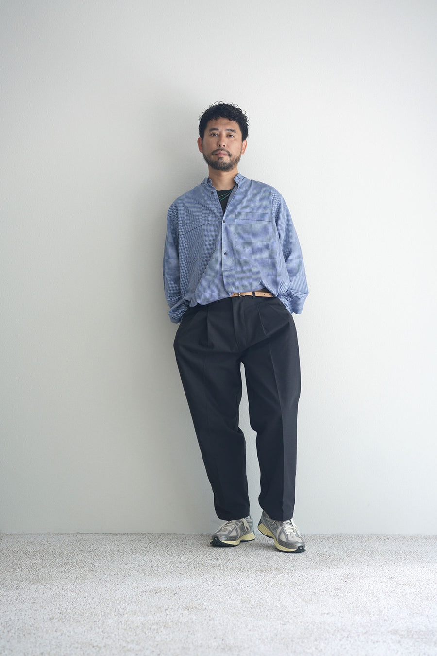 STILL BY HAND Deep Tuck Pressed Pants