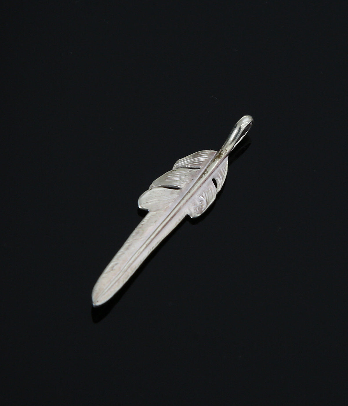 LARRY SMITH KAZEKIRI FEATHER PENDANT No. 28 -Small-