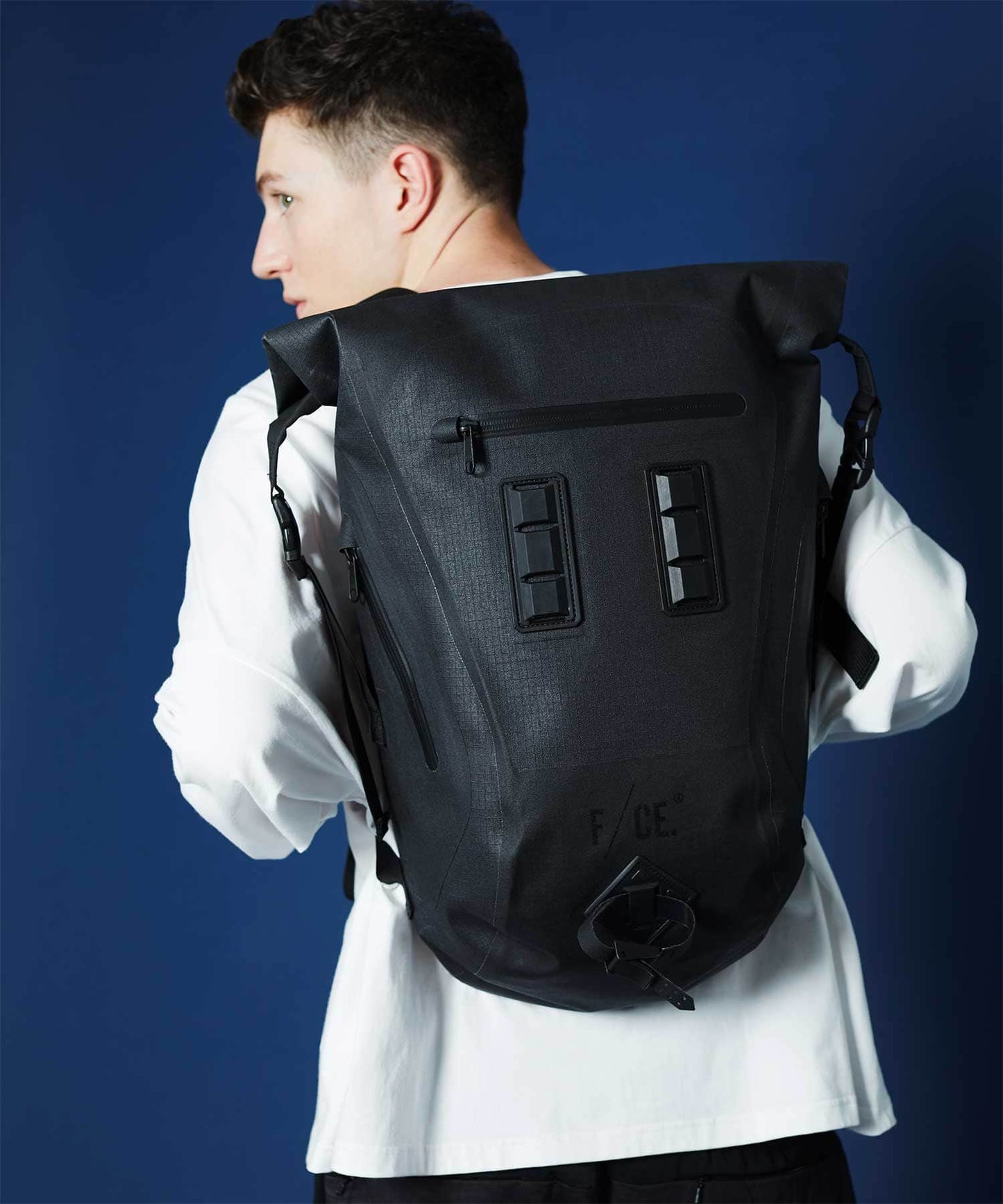 F/CE. SEAMLESS ROLL TOP