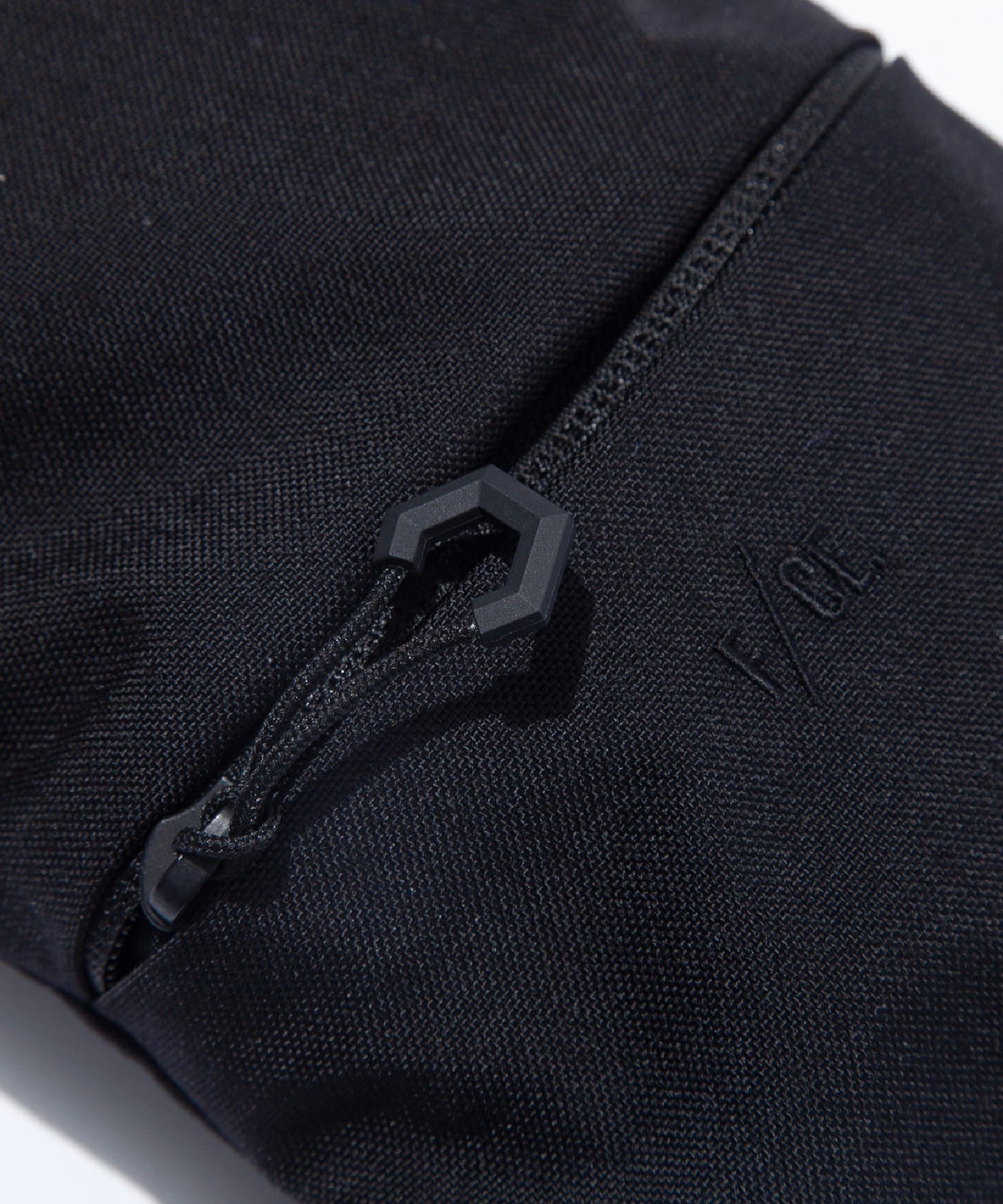 F/CE. CORDURA FIRE RESISTANT VERTICAL POUCH