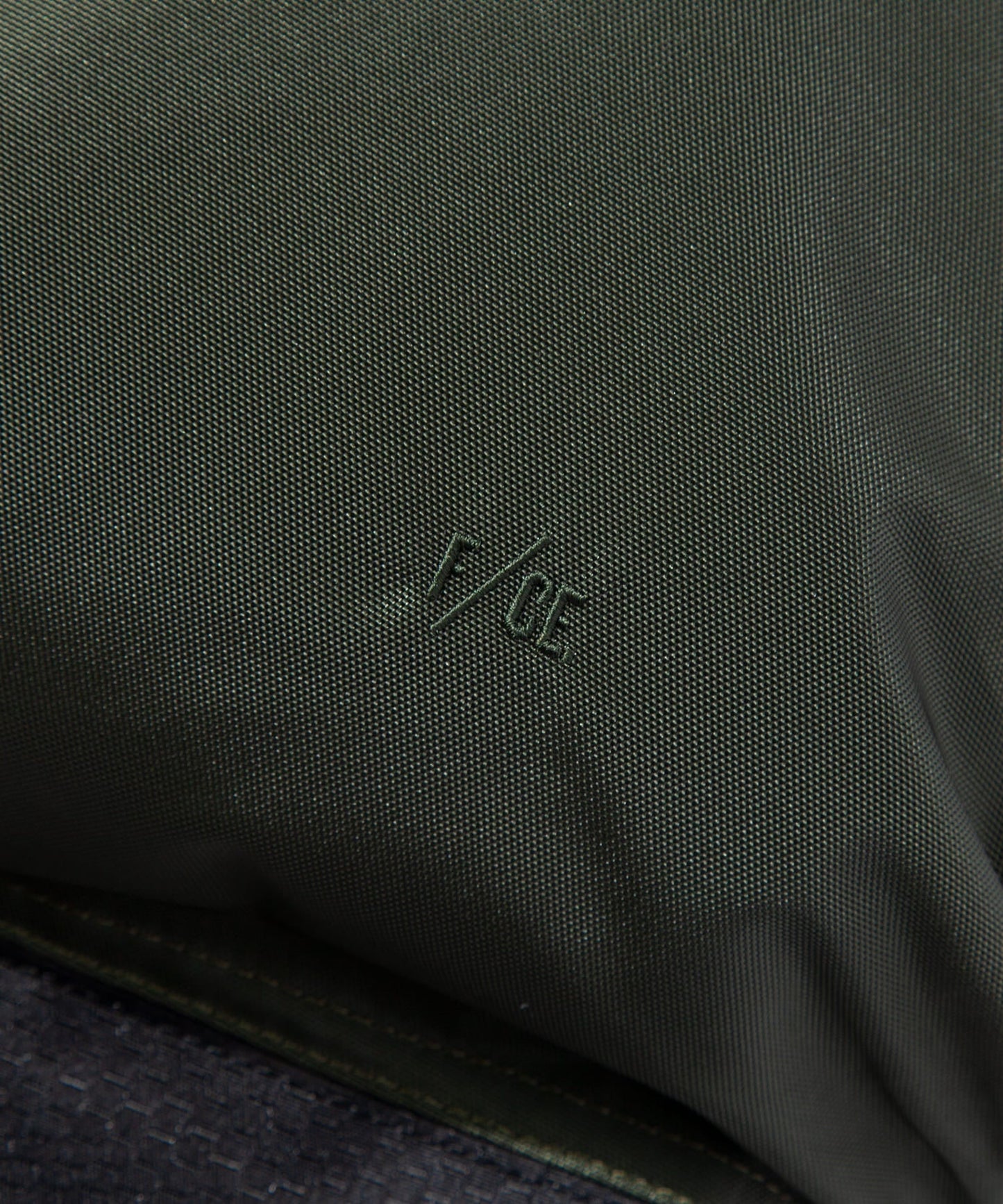 F/CE. LIGHTWEIGHT COURIER SHOULDER BAG