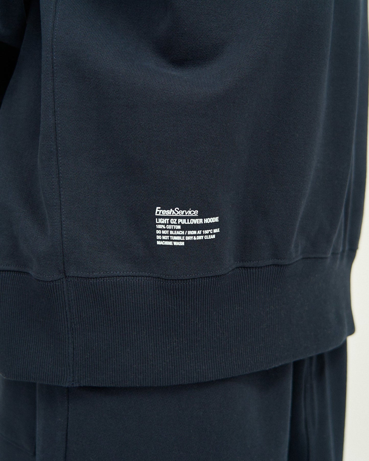 FreshService LIGHT OZ PULLOVER HOODIE