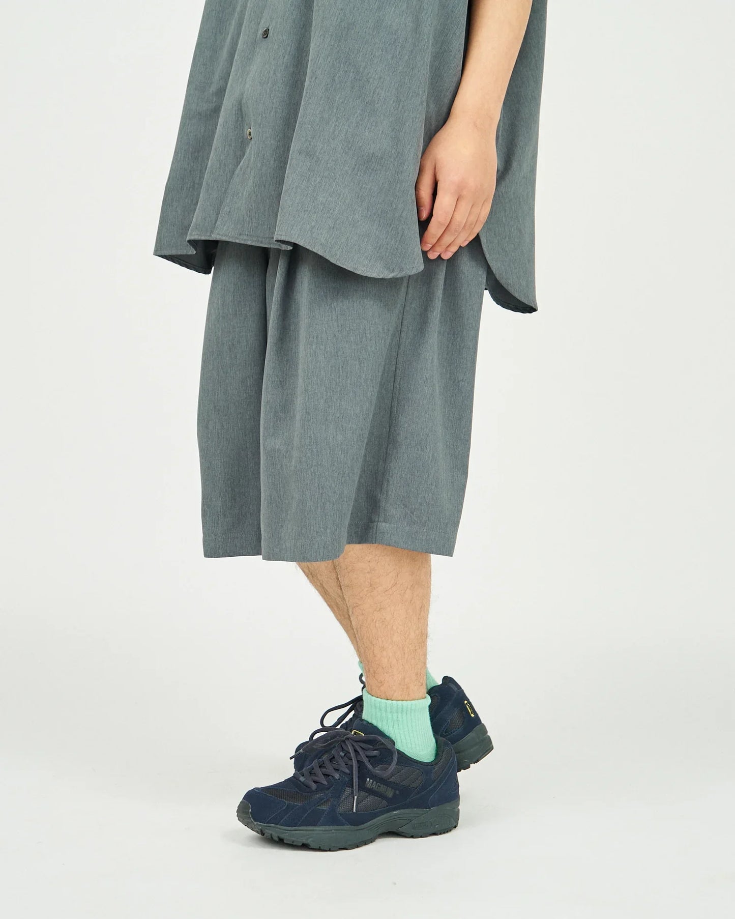 FreshService COOLFIBER TWO TUCK EASY SHORTS