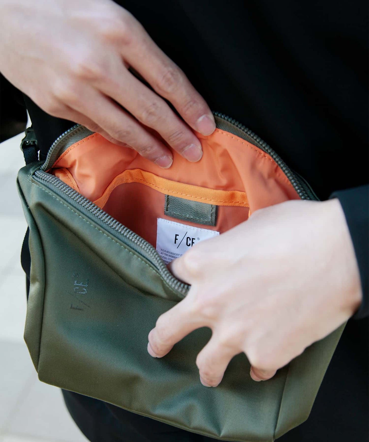 F/CE. SATIN SMALL ONE SHOULDER