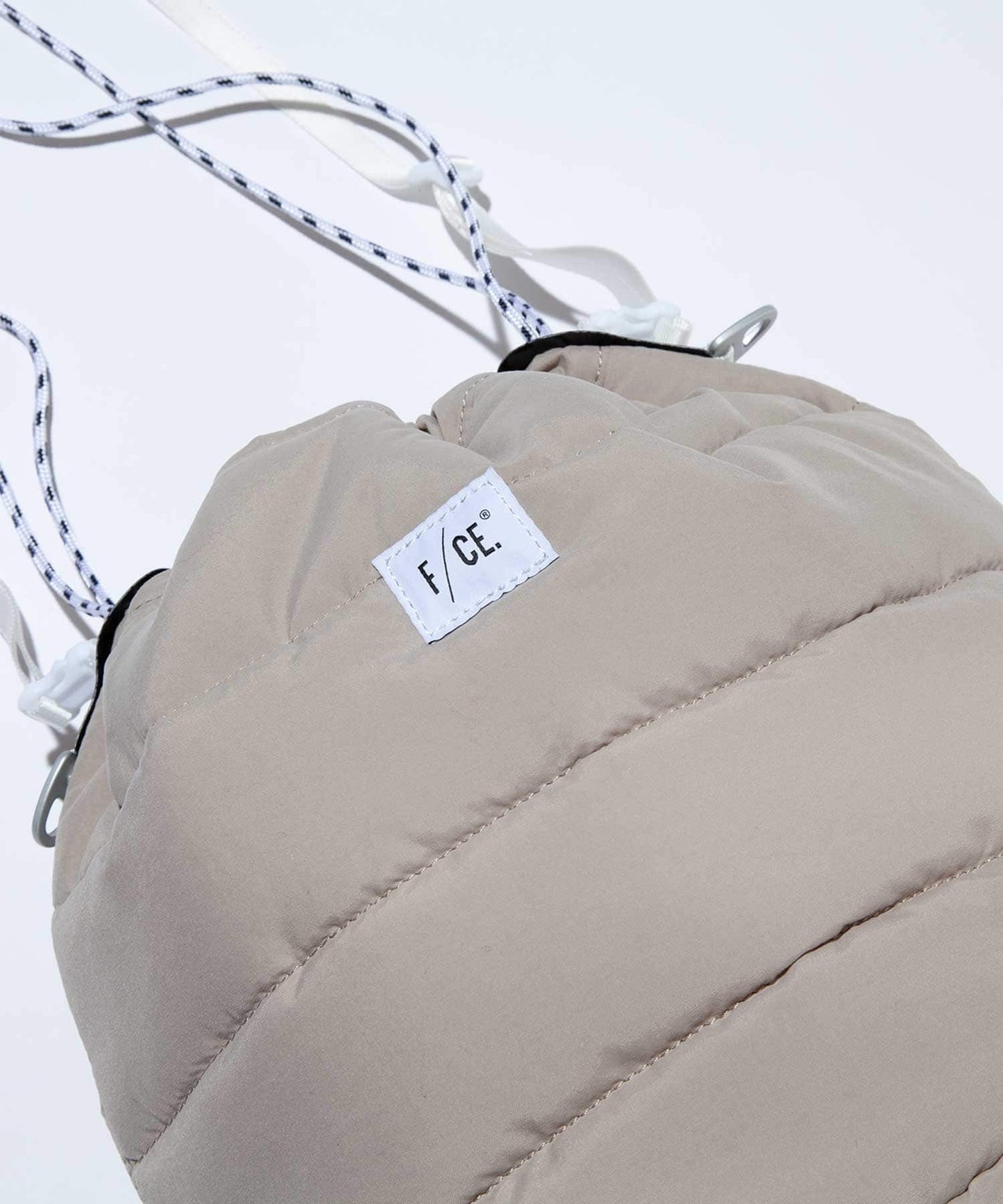 F/CE. PADDING DRAWSTRING BAG