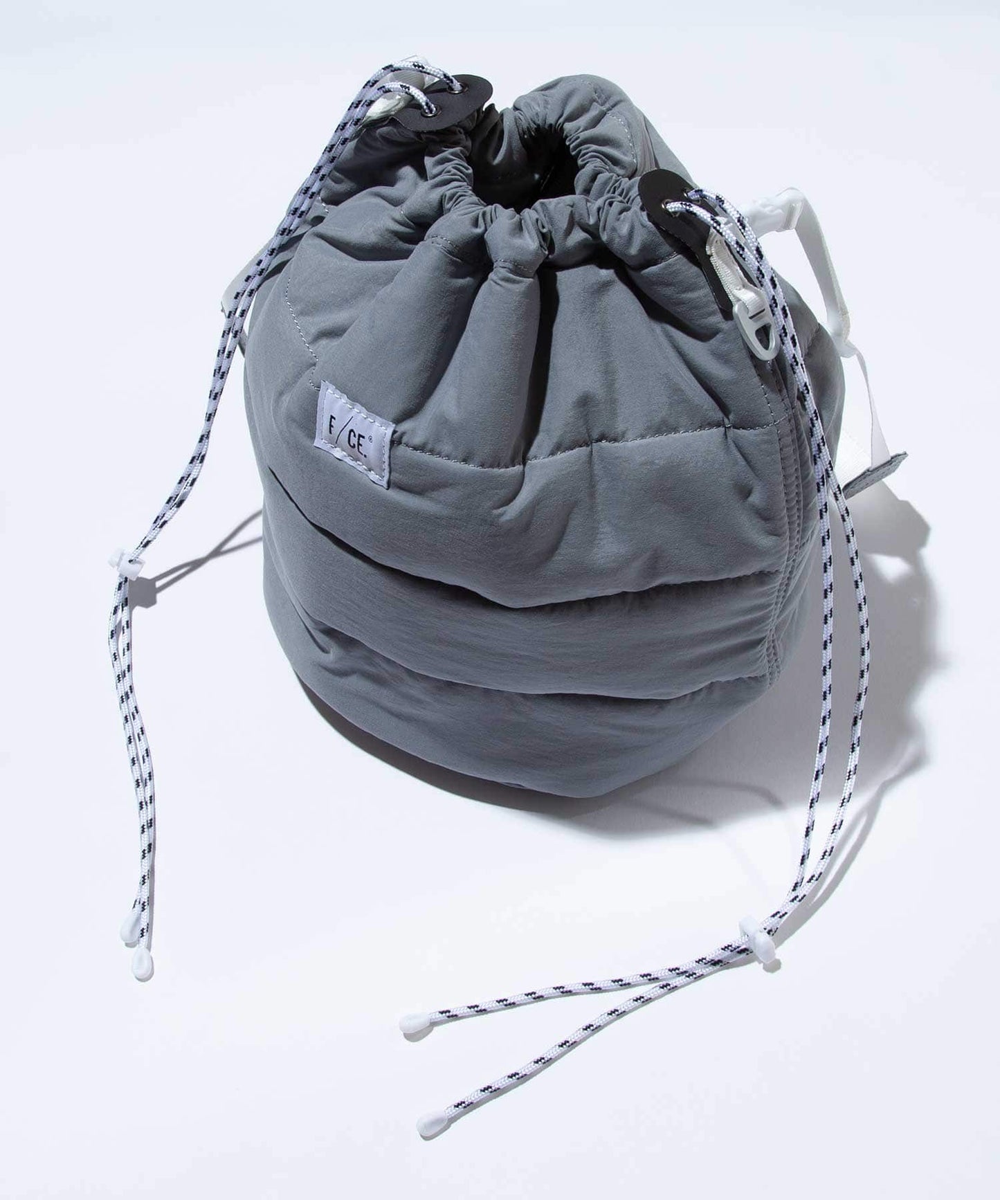 F/CE. PADDING DRAWSTRING BAG