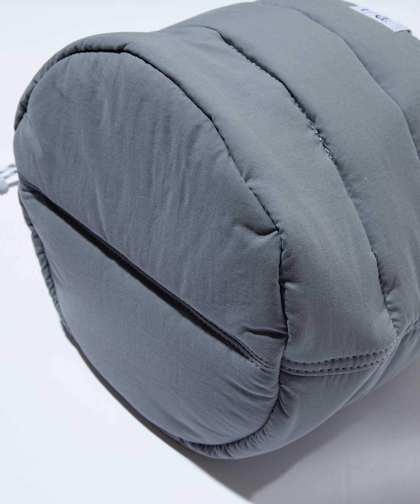 F/CE. PADDING DRAWSTRING BAG