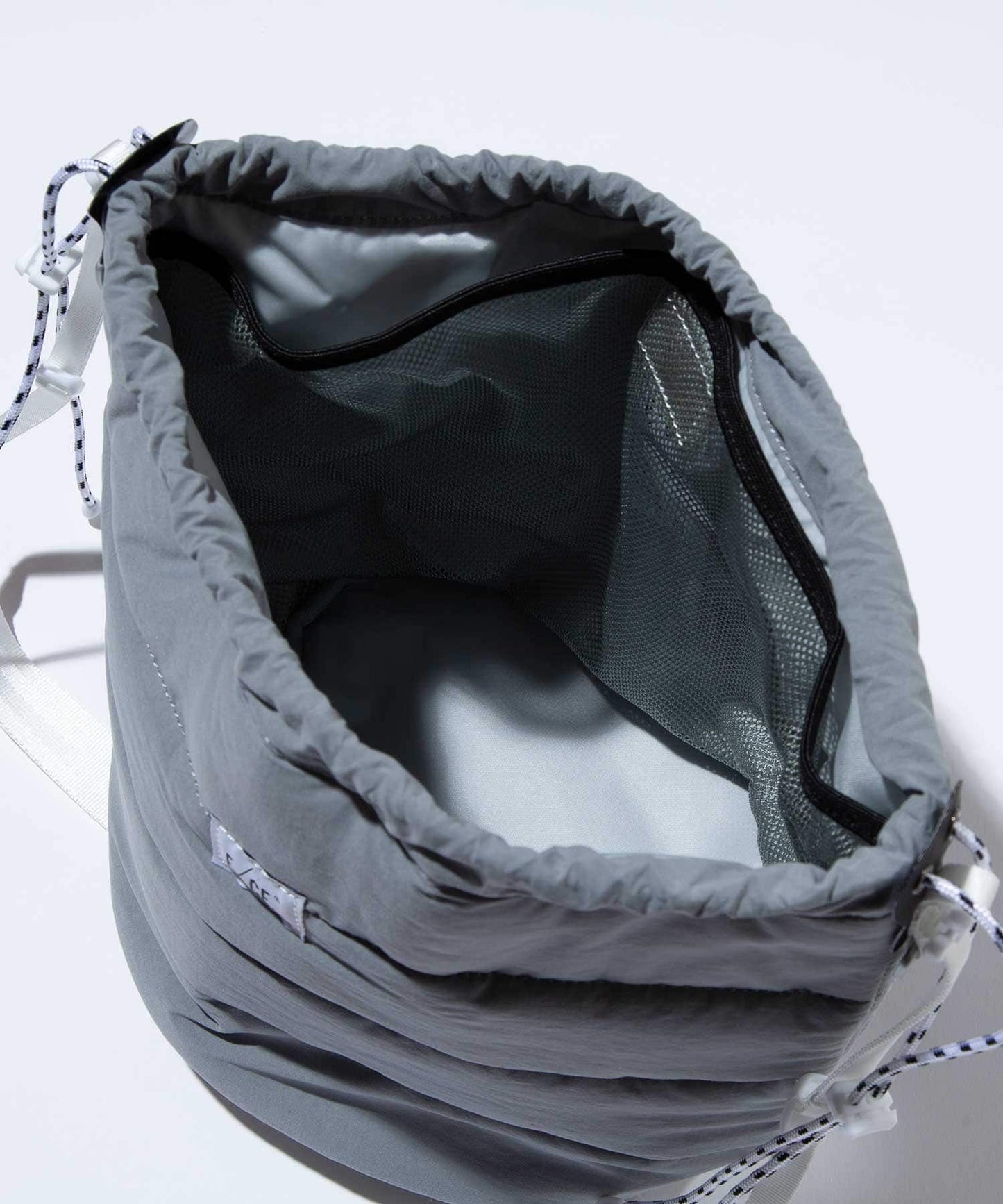F/CE. PADDING DRAWSTRING BAG