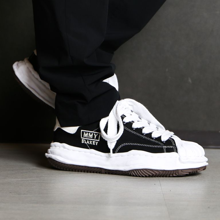 Maison MIHARA YASUHIRO BLAKEY Original Sole Canvas Lowtop Sneaker Black
