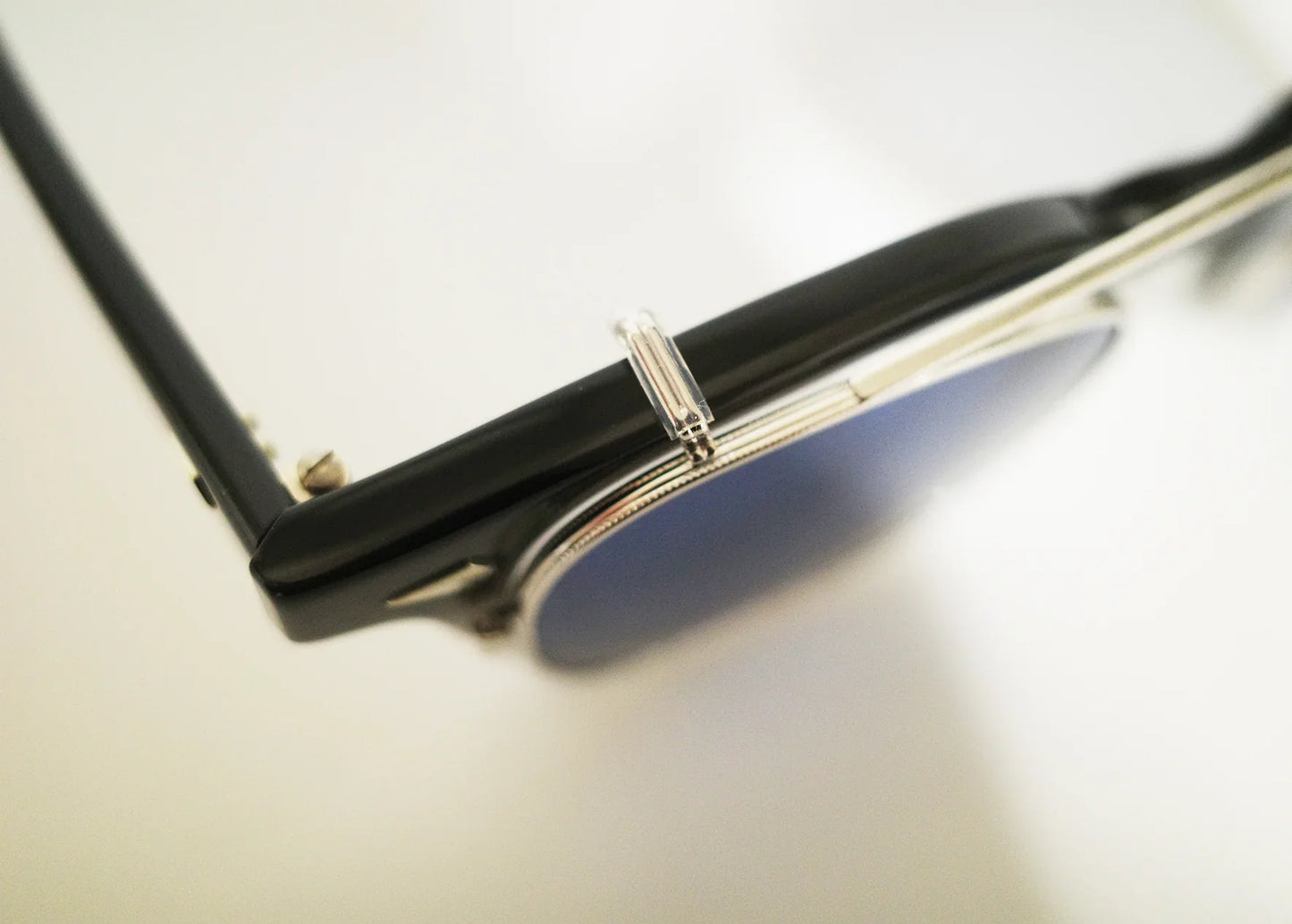 JULIUS TART OPTICAL AR Sunglass Clip On