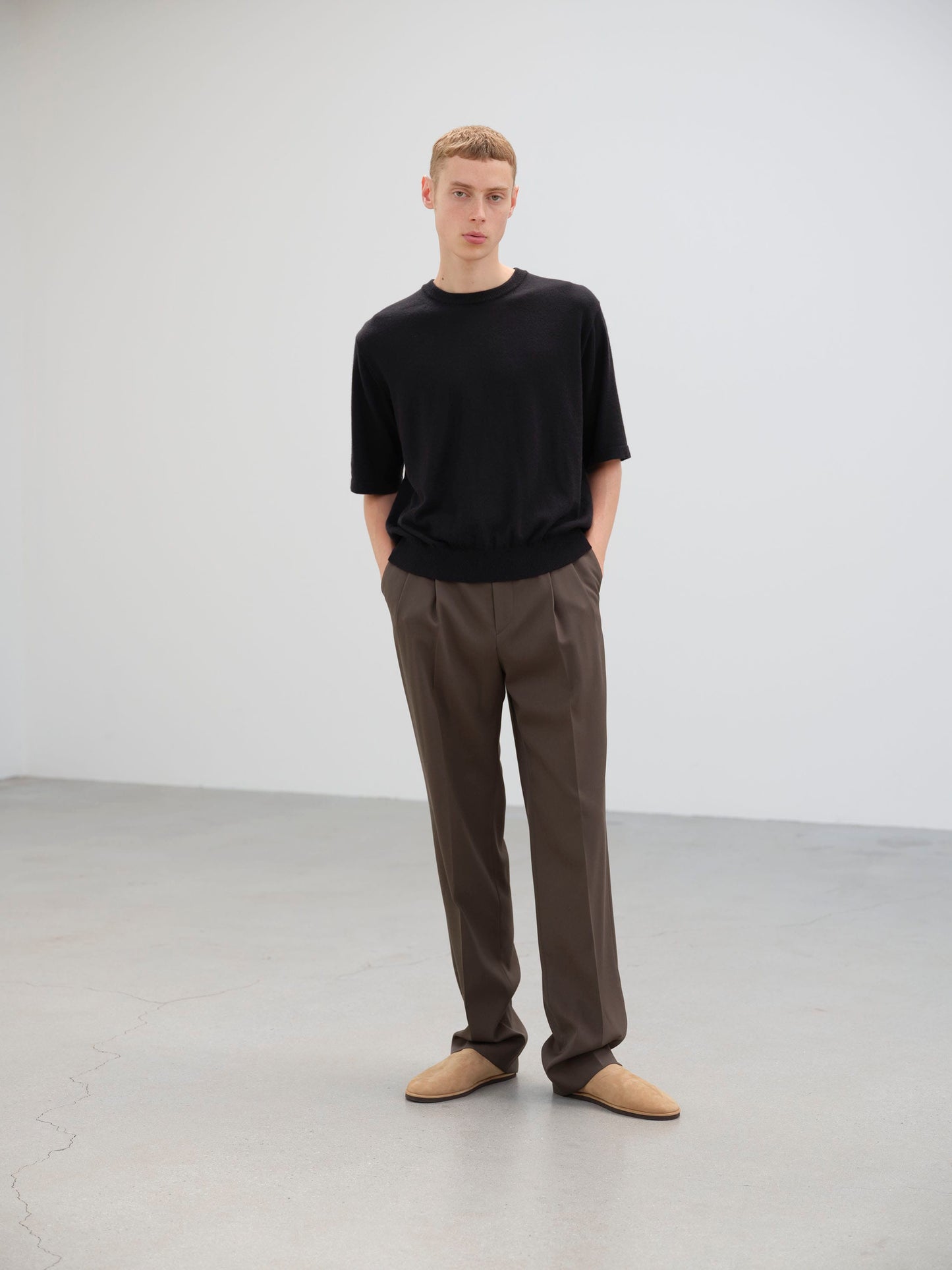 AURALEE LIGHT WOOL MAX GABARDINE TWO-TUCK SLACKS