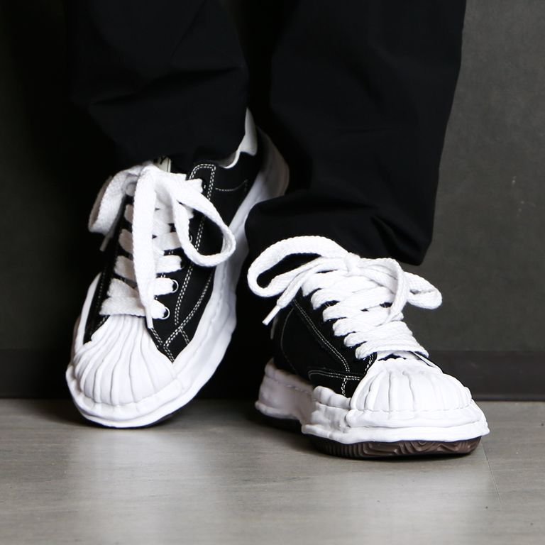 Maison MIHARA YASUHIRO BLAKEY Original Sole Canvas Lowtop Sneaker Black