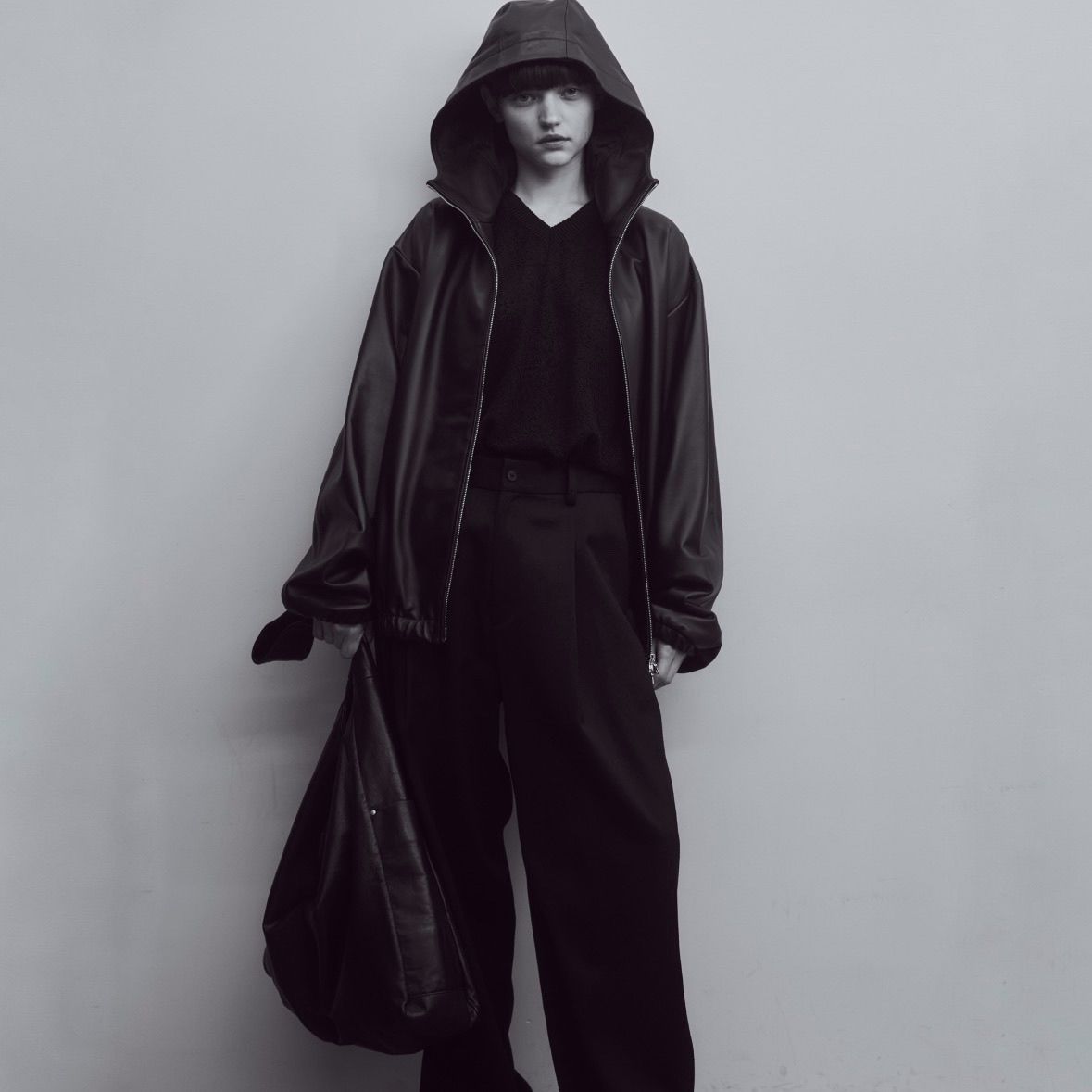 ssstein LEATHER HOODED SHORT JACKET