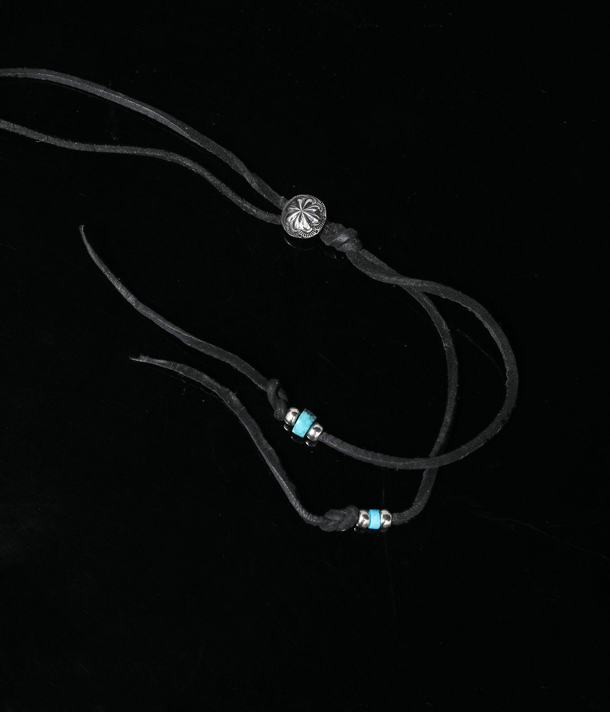 LARRY SMITH LEAF CIRCLE PENDANT NECKLACE