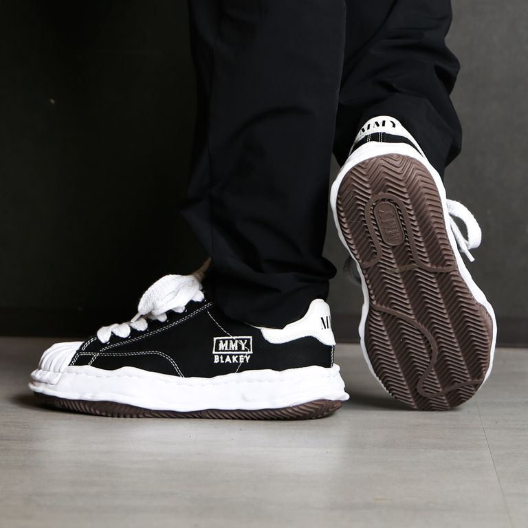 Maison MIHARA YASUHIRO BLAKEY Original Sole Canvas Lowtop Sneaker Black