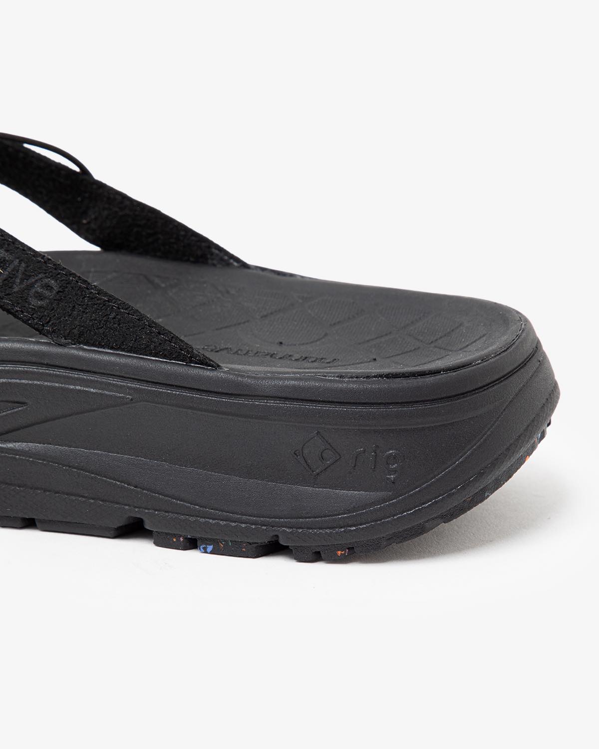 rig × nonnative PWANI Sandal