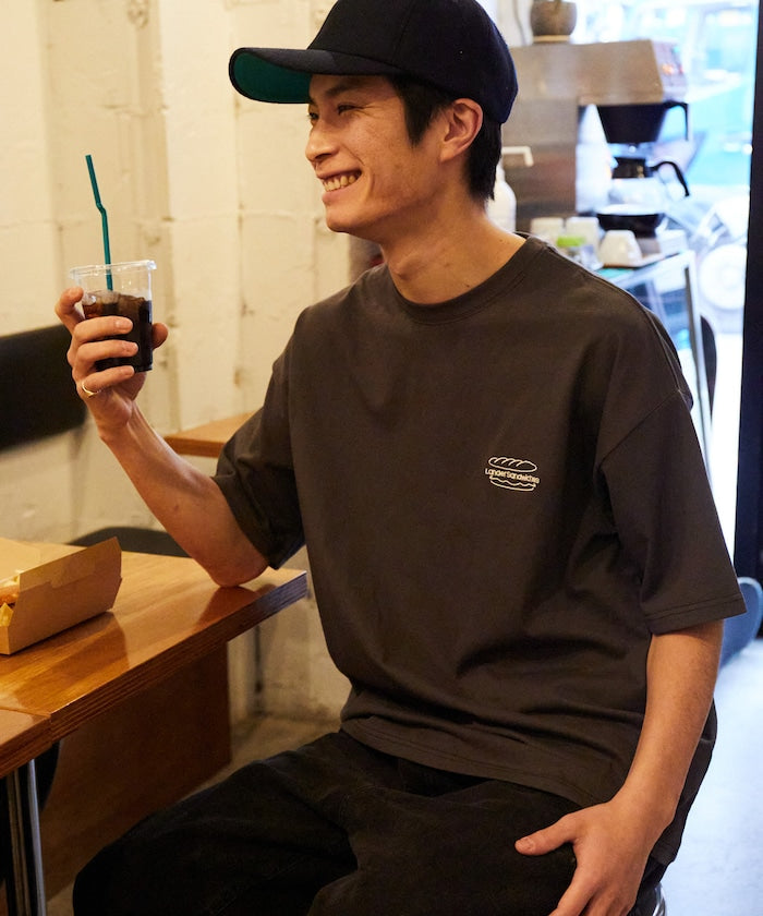 LANDER SANDWICHES x FREAK'S STORE Burger Factory Special Big Silhouette Back Print Crew Neck T-shirt