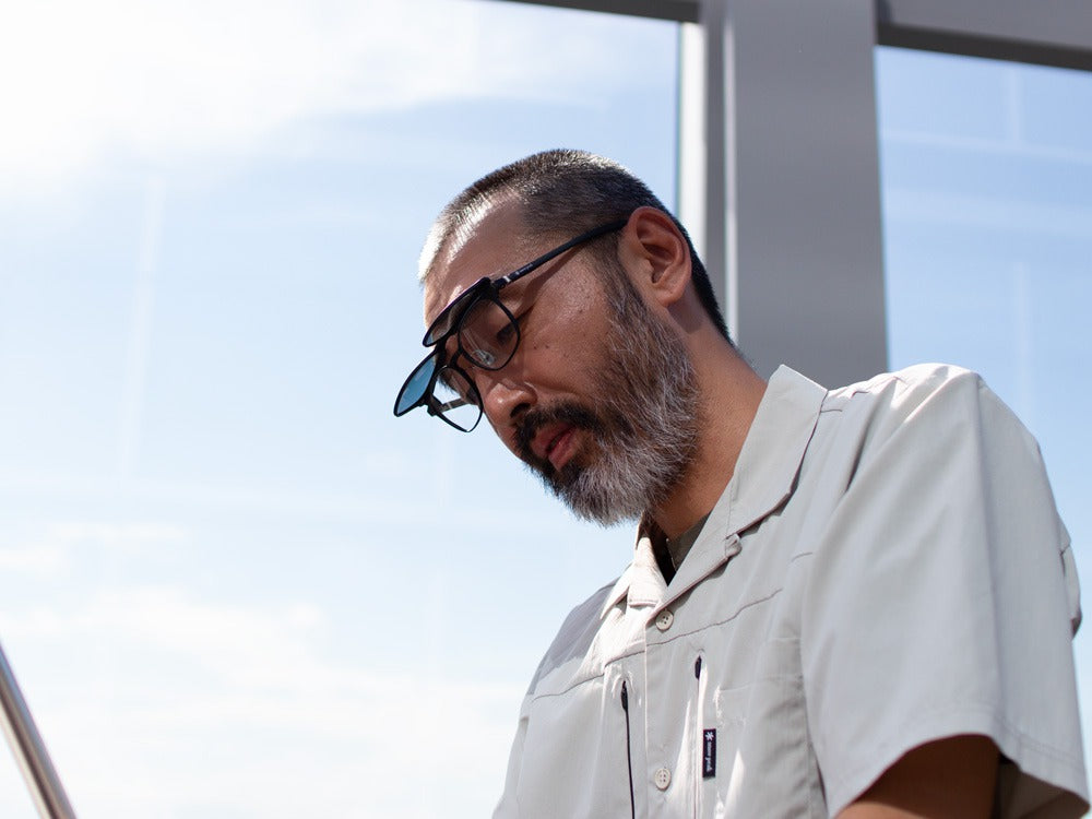 JINS × Snow Peak JINS Switch Metal Flip Up ï¼?60° Wellington Matt Black