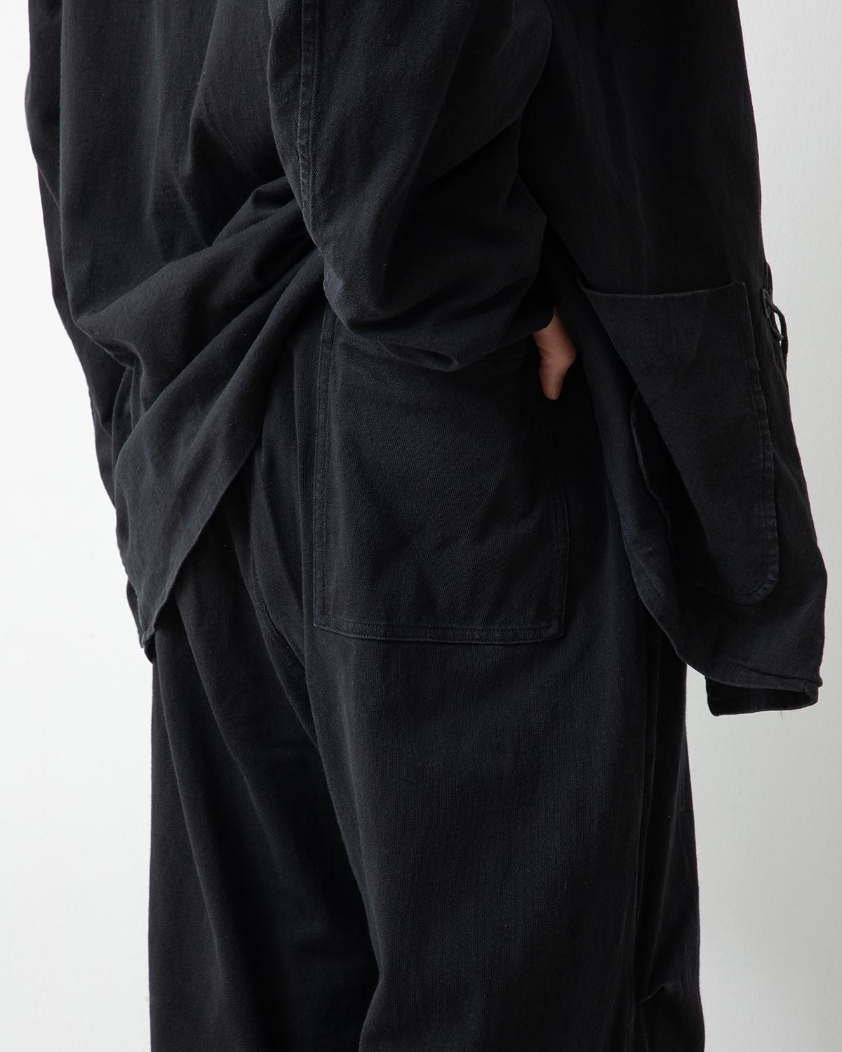 COMOLI Cotton Jersey Knee-Tuck Pants