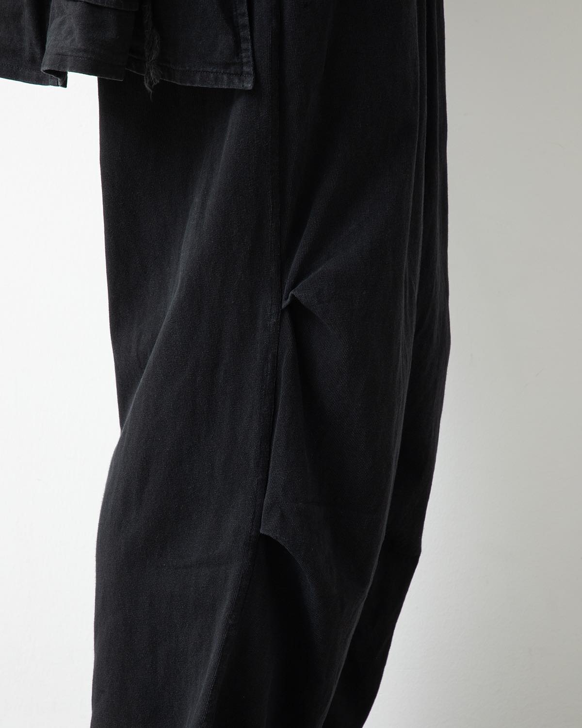 COMOLI Cotton Jersey Knee-Tuck Pants