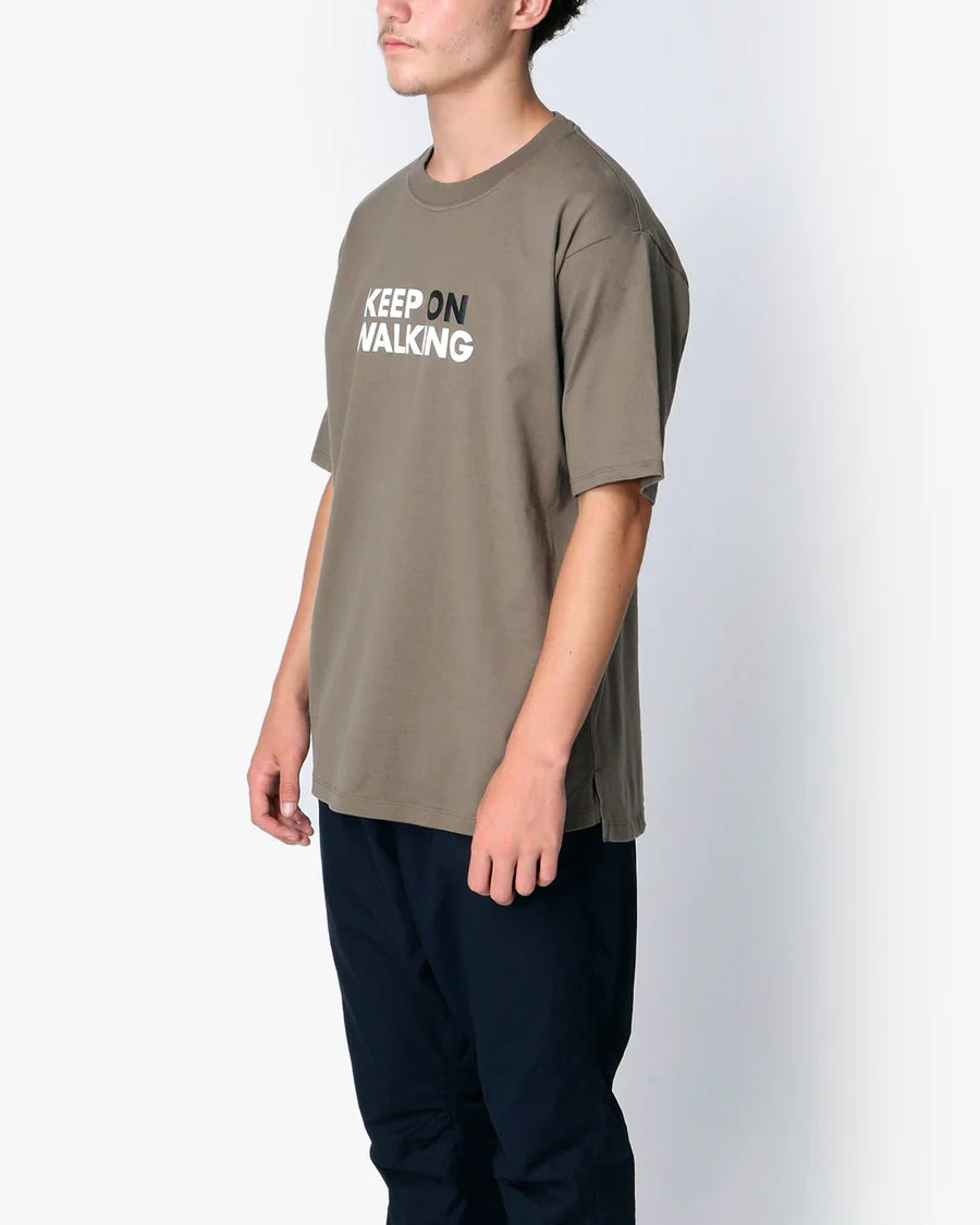 nonnative DWELLER S/S TEE "KEEP ON WALKING"