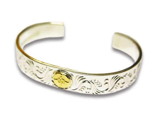 FIRST ARROW'S Flat Hammered 12mm Arabesque Carving Bungle with K18 BR-026