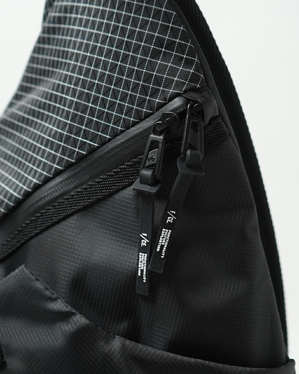 F/CE. 3 POINTS SLINGER BAG