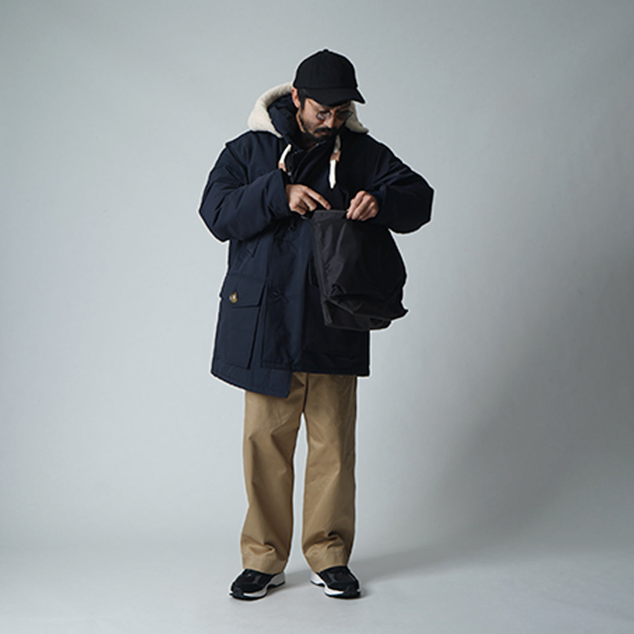 F/CE. LIGHTWEIGHT COURIER SHOULDER BAG