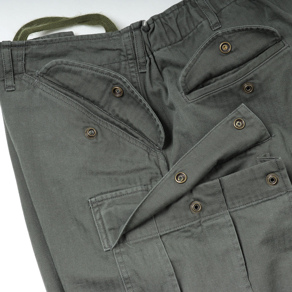 is-ness NU MILITARY BALLOON SHORTS