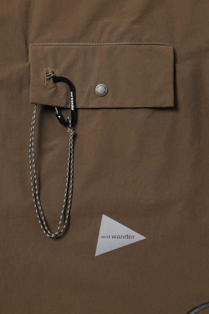 and wander light w cloth shirt