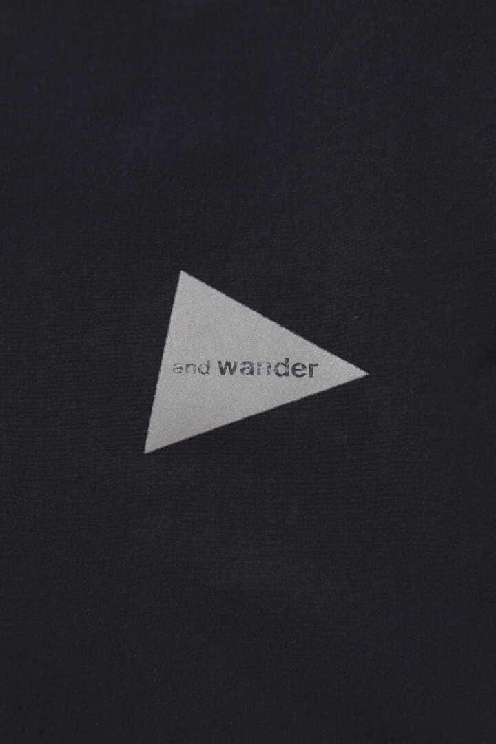 and wander light w cloth shirt