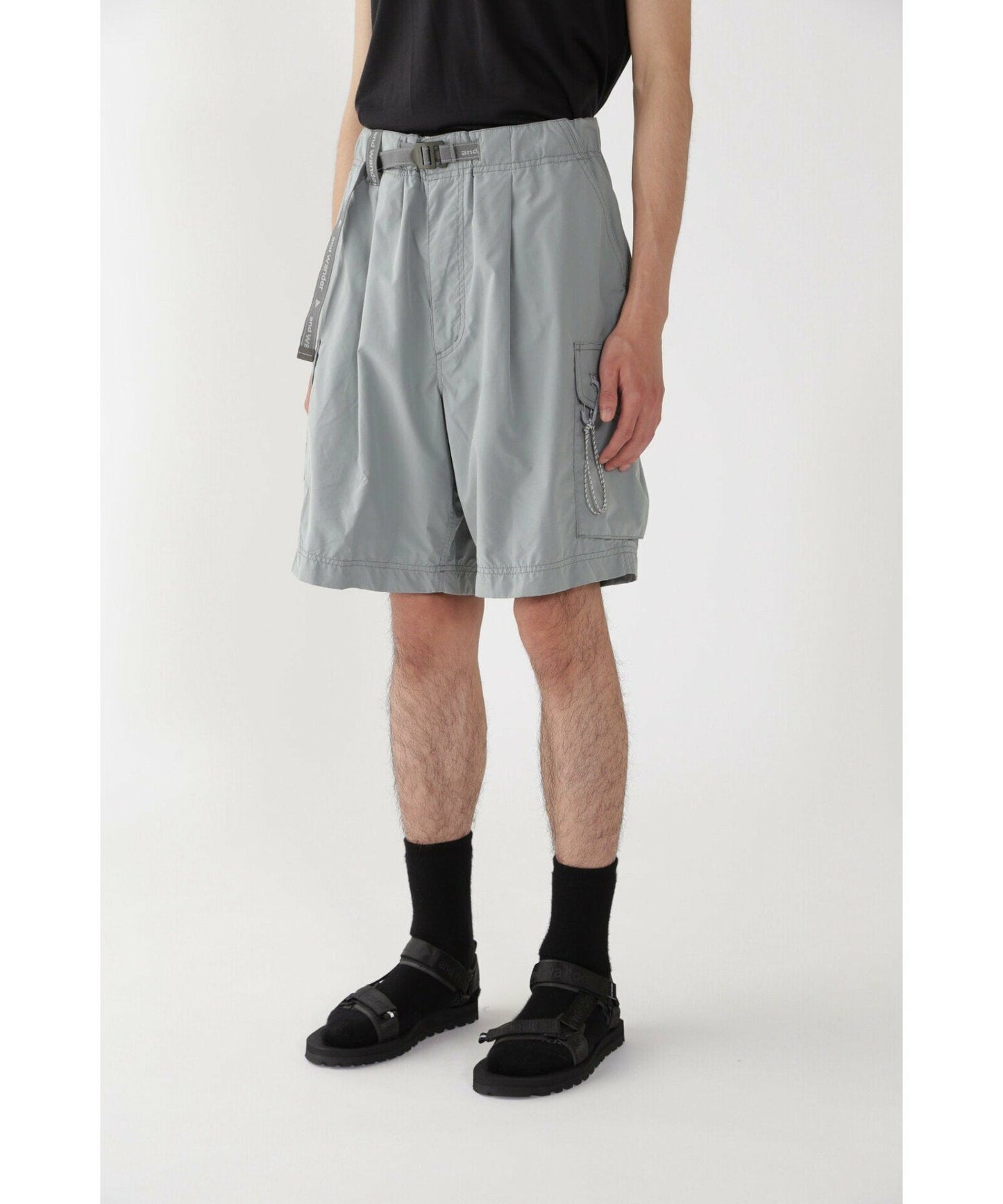 and wander oversized cargo short pants