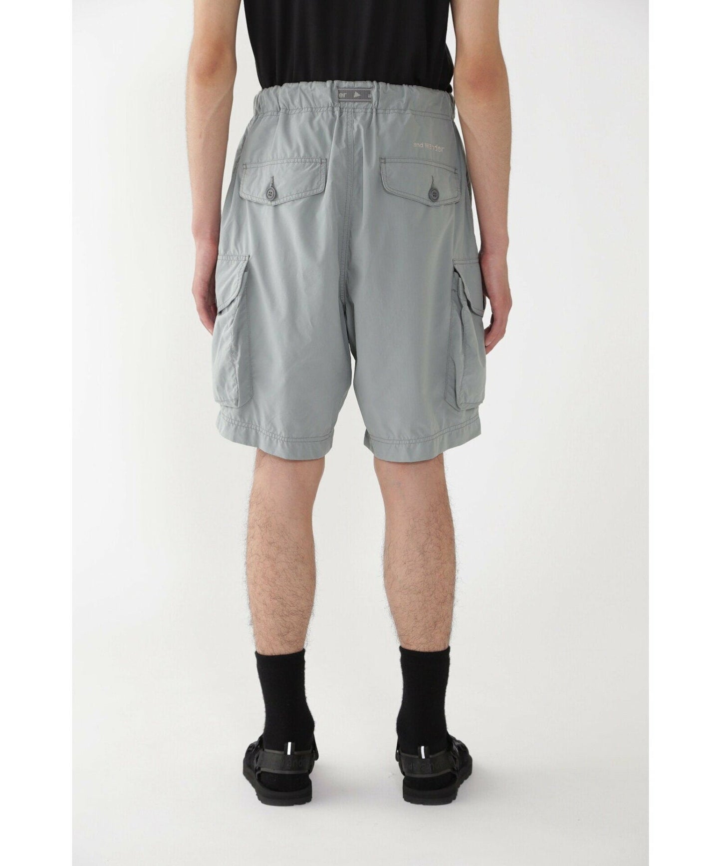 and wander oversized cargo short pants