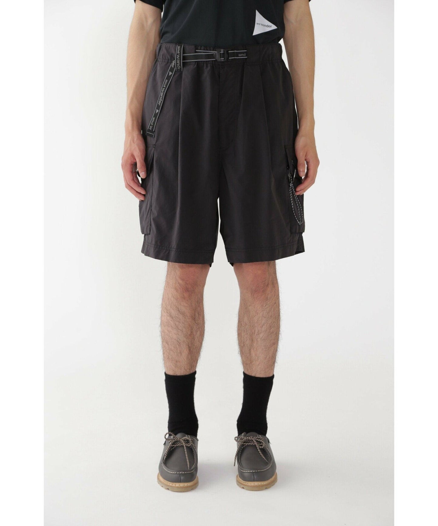 and wander oversized cargo short pants
