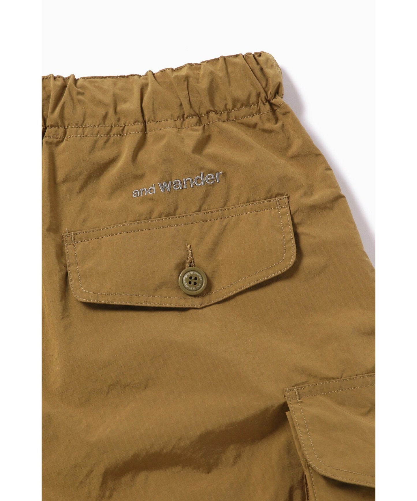 and wander oversized cargo short pants