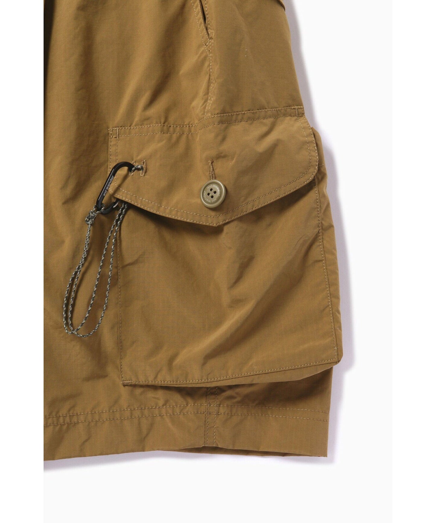 and wander oversized cargo short pants