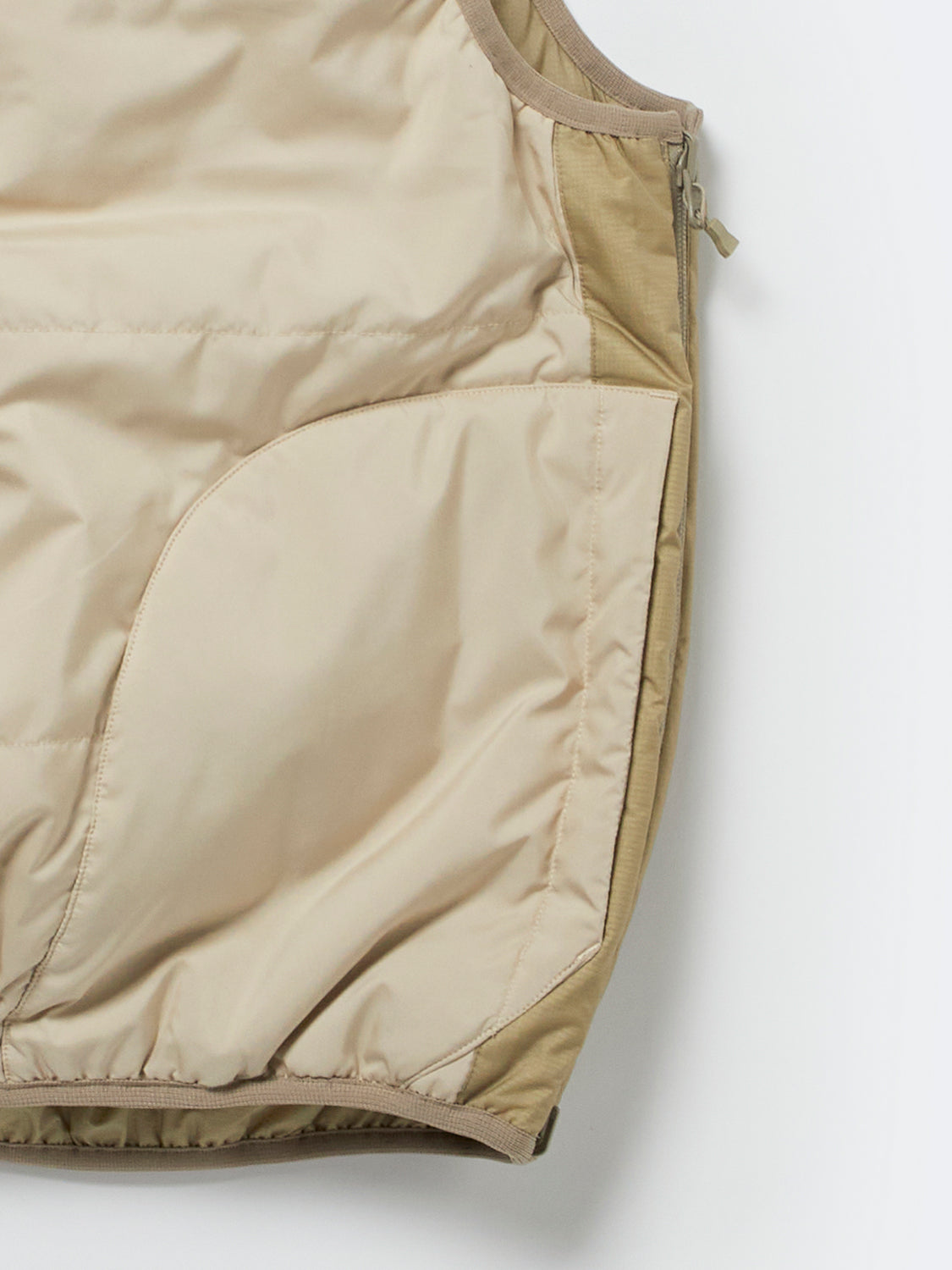 DAIWA PIER39 TECH REVERSIBLE PULLOVER PUFF VEST