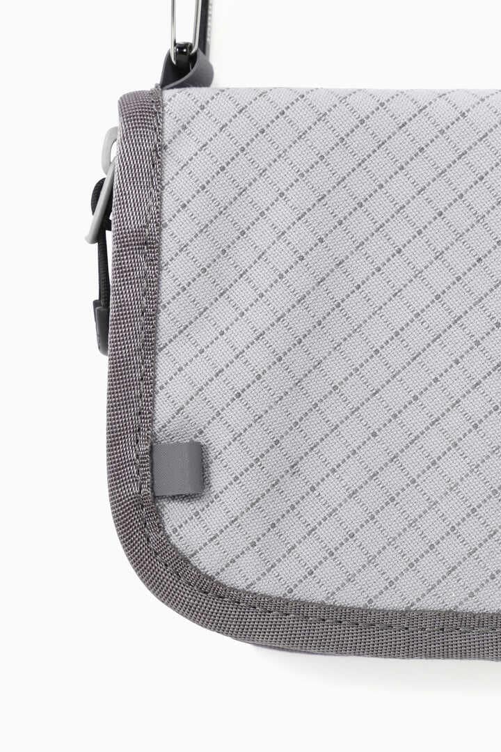 and wander reflective rip pouch