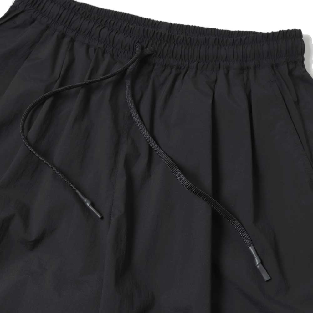 S.F.C (STRIPES FOR CREATIVE) NYLON BAGGY SHORTS