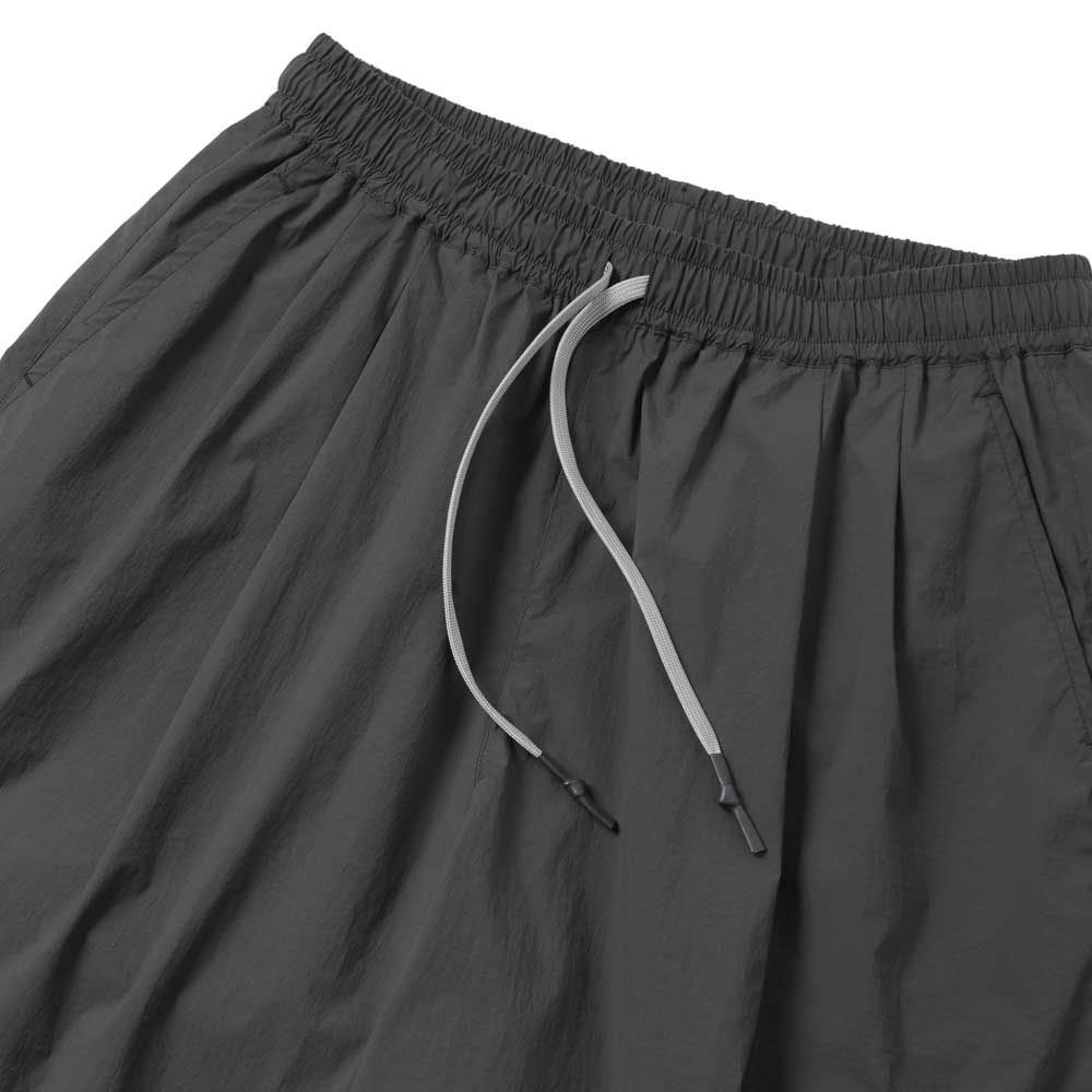 S.F.C (STRIPES FOR CREATIVE) NYLON BAGGY SHORTS